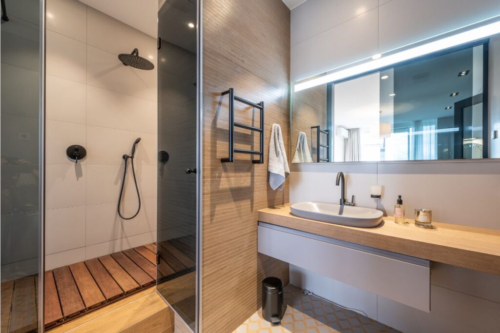 15 idées de déco pour une salle de bain en bois